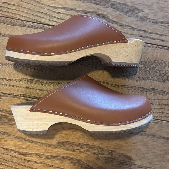 Nina Z New York MONA Classic Swedish Stapled Natural Clogs, 37 - Picture 7 of 11